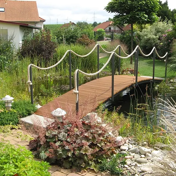 Bild 7.1 Leistungsbild Holzbrücke über einen Gartenteich